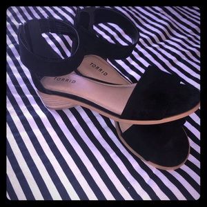 Black Low Block Sandal